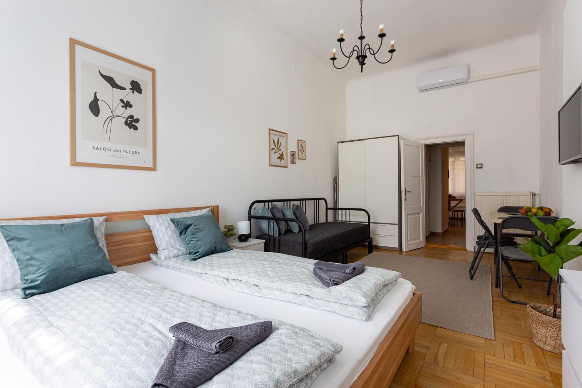 Urania Apartments บูดาเปสต์ ภายนอก รูปภาพ