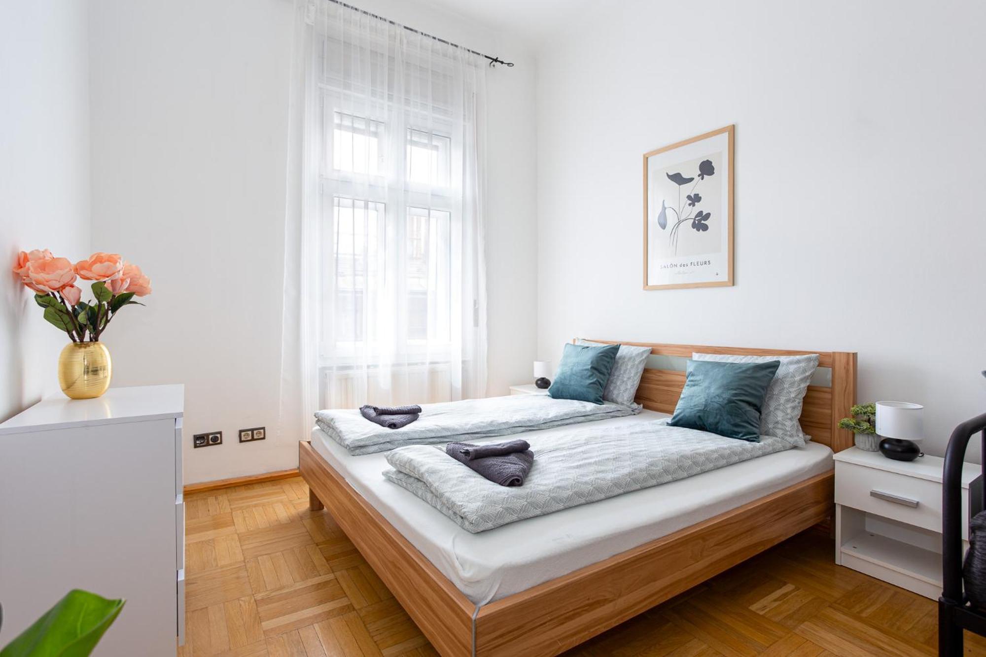Urania Apartments บูดาเปสต์ ภายนอก รูปภาพ