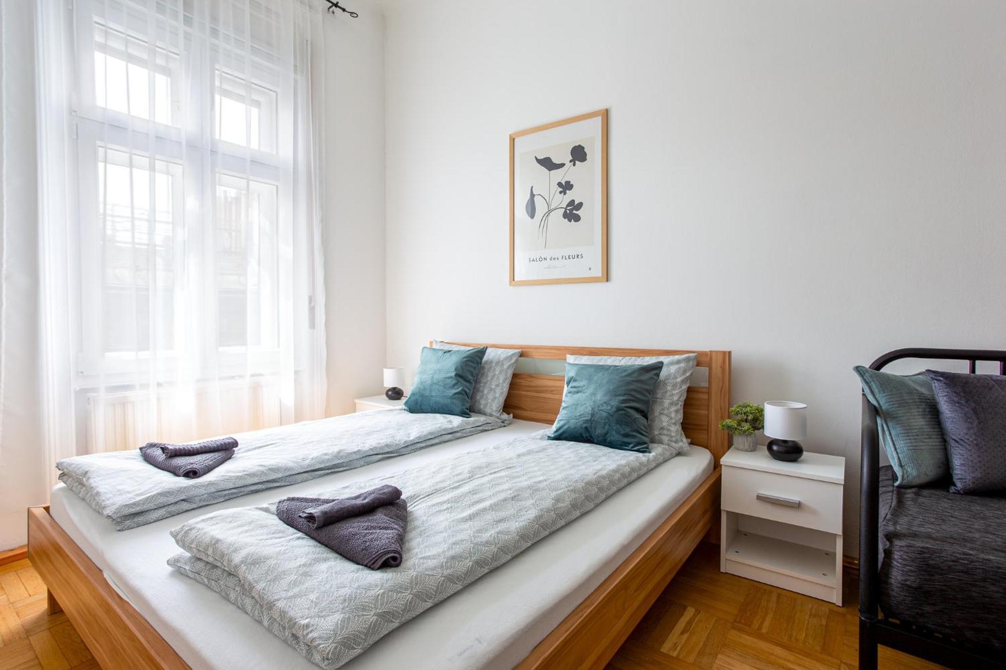 Urania Apartments บูดาเปสต์ ภายนอก รูปภาพ